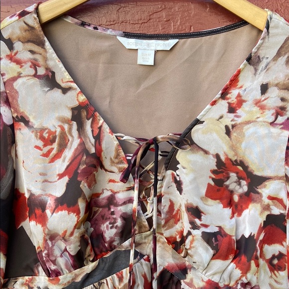 Boston Proper Lace Up Neckline Floral Chiffon Flounce Sleeve Top Women's Size M - Picture 2 of 8